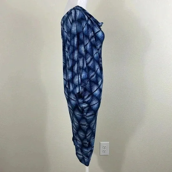 BCBGMAXAZRIA blue geometric print asymmetric midi dress size medium - Picture 3 of 8